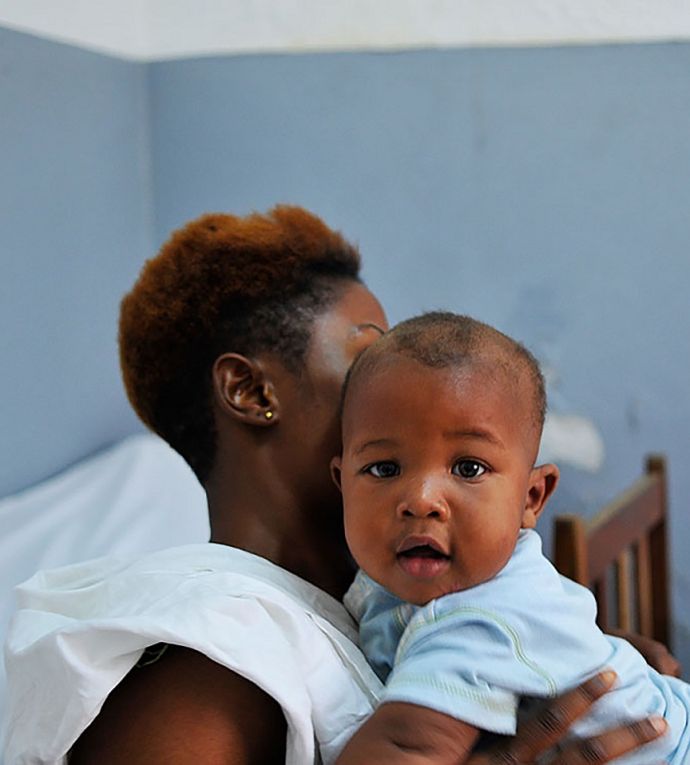 Image de l'article Afrique : la fin du VIH chez les enfants, un espoir hors de portée ?